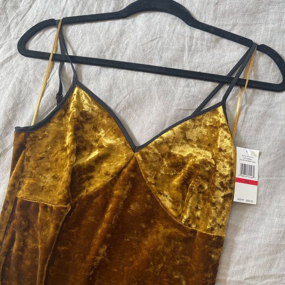 NWT 1. State The Nomad Crushed Velvet Midi Dress in Deep Gold size XS - Picture 3 of 3